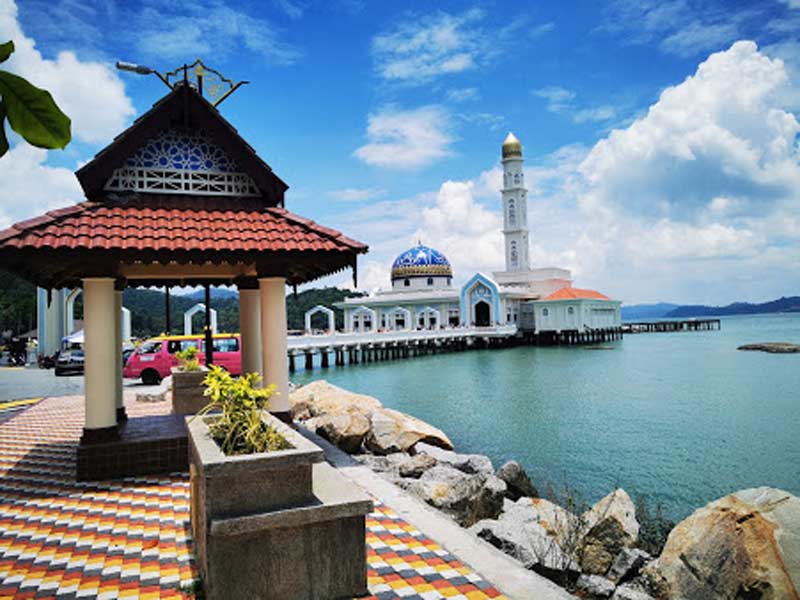 Masjid Al-Badr Seribu Selawat > Floating Mosque in Pangkor Island