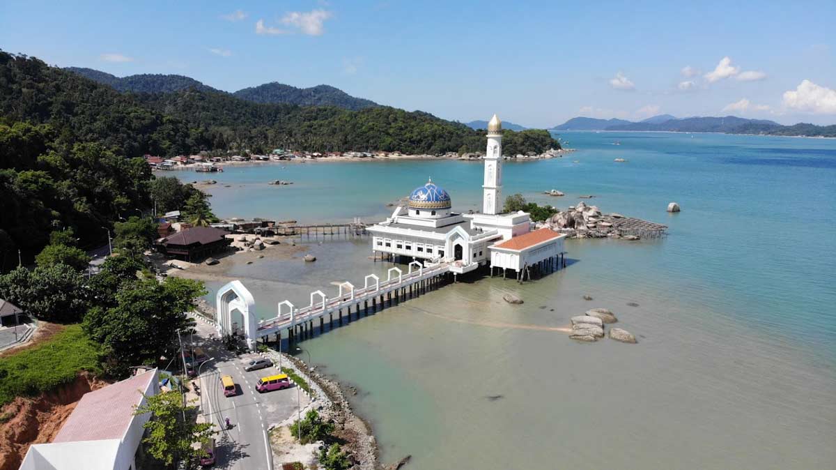 Masjid Al-Badr Seribu Selawat > Floating Mosque in Pangkor Island